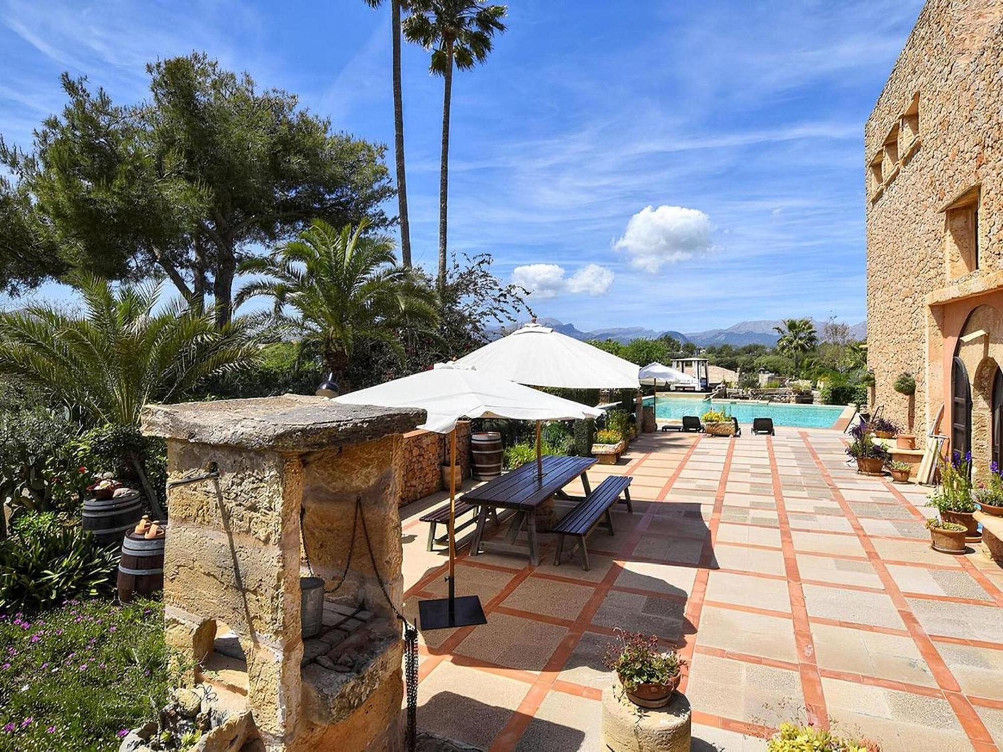 Spacious With Private Pool
